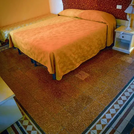 Galileo Hotel *
